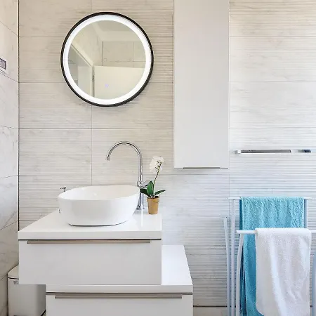 In Croatia Near Scenic Coastline וילה פולה