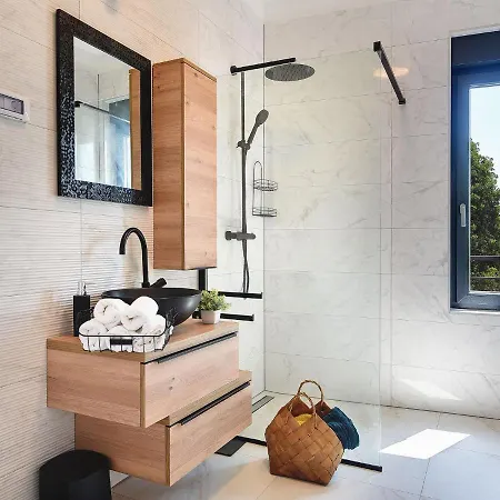 In Croatia Near Scenic Coastline וילה *