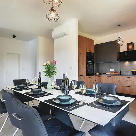 וילה In Croatia Near Scenic Coastline