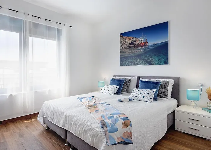 Vila In Croatia Near Scenic Coastline *