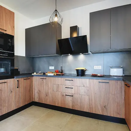 빌라 In Croatia Near Scenic Coastline