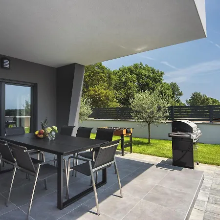 In Croatia Near Scenic Coastline Villa *